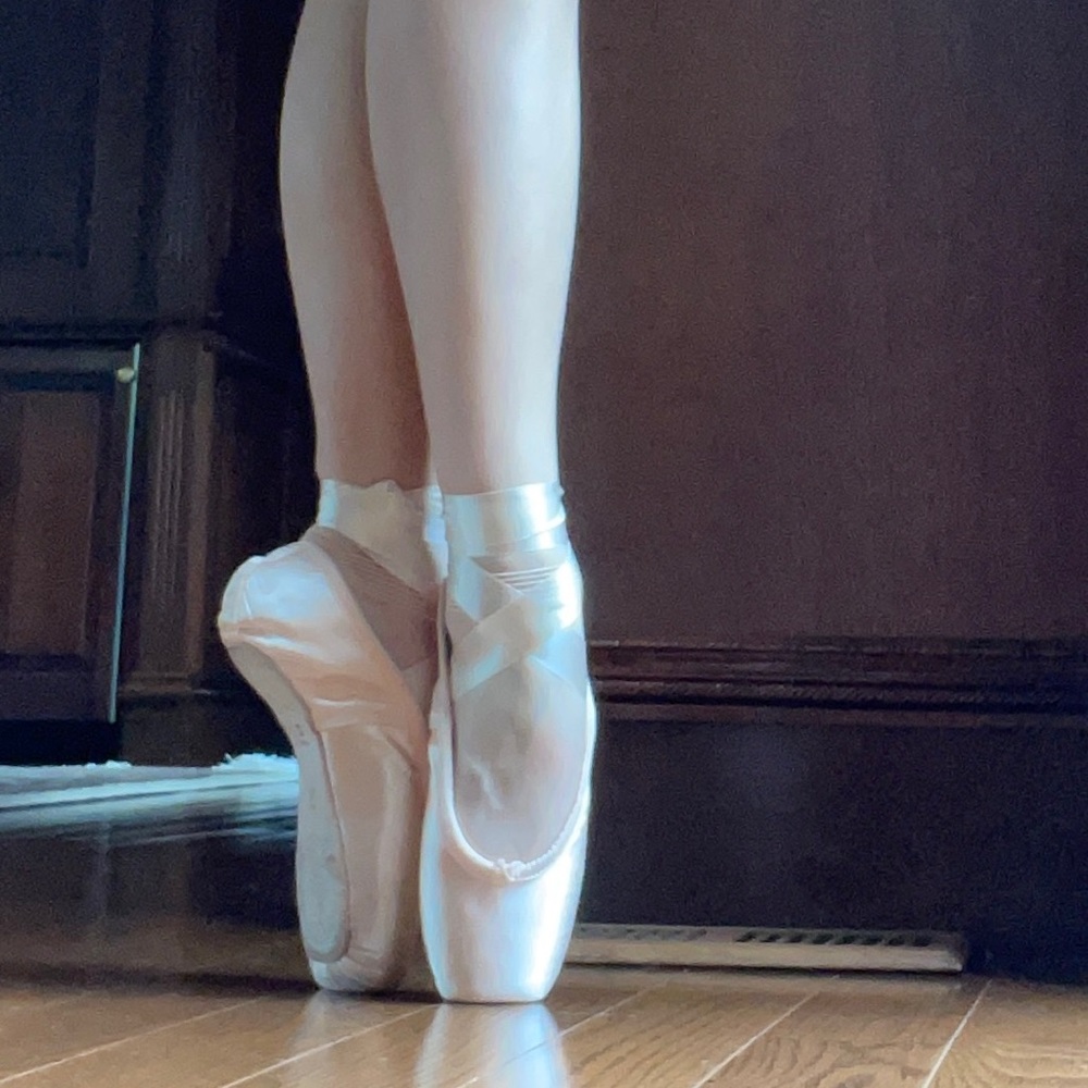 Beautiful Suffolk Sterling pointe shoes!! Only worn once